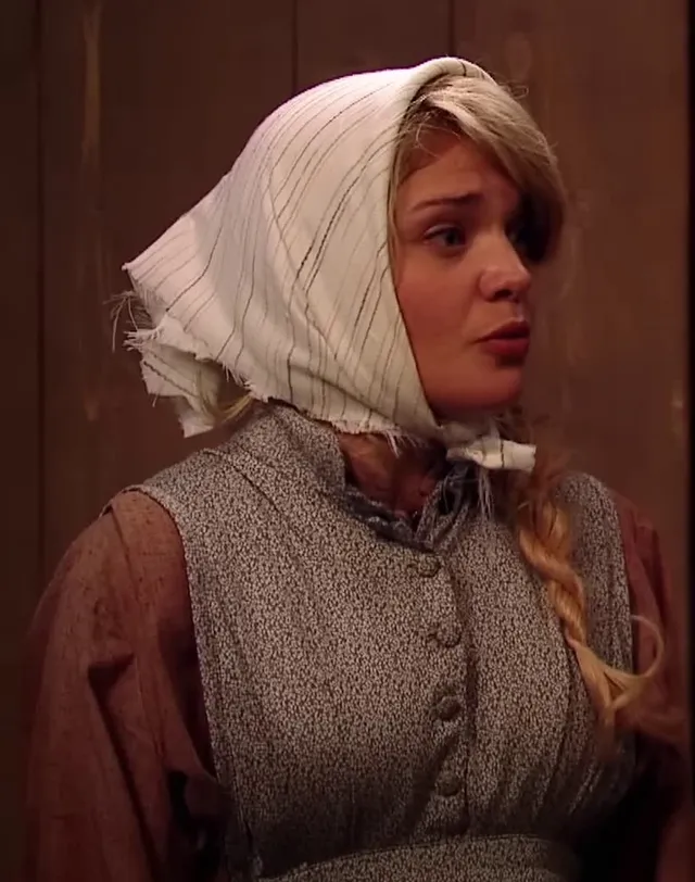 Sarah (The Original Gold Digger, Studio C)