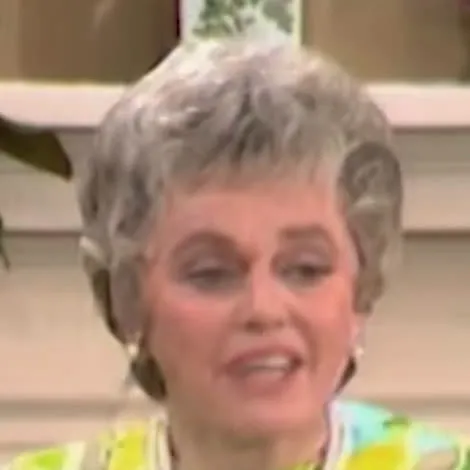 Renée (Pat Carroll)