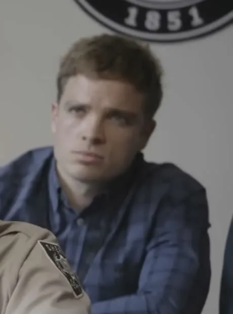 Julian Shaw as Detective in Portlandia’s NPR Podcast. Reviewed scene-context crop from the official IFC source.
