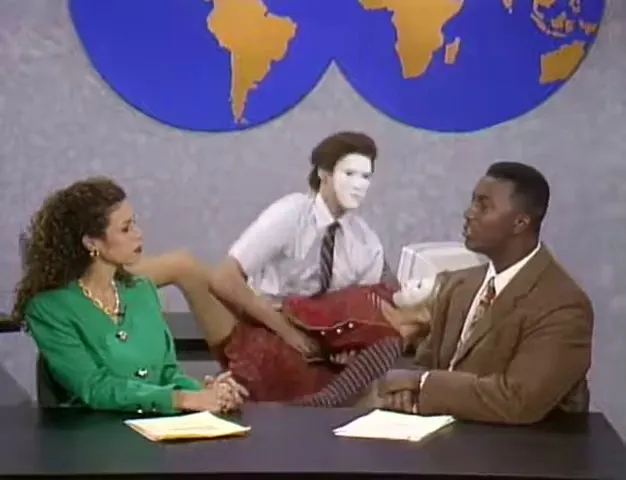 Background Guy: The FOX Newsroom