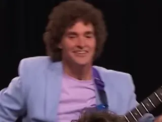Will Forte Is the Seinfeld Bass Player