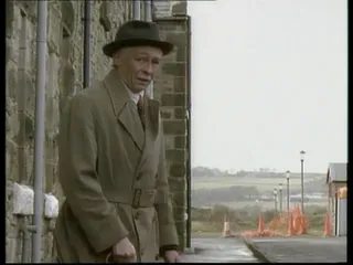 Unlucky Alf: Hole in the Road