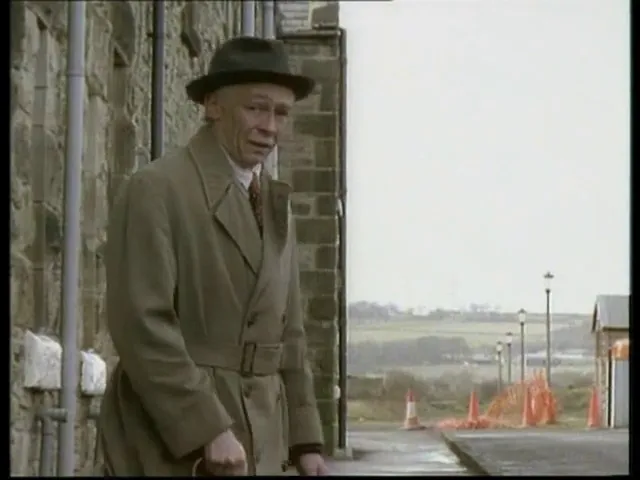 Unlucky Alf: Hole in the Road