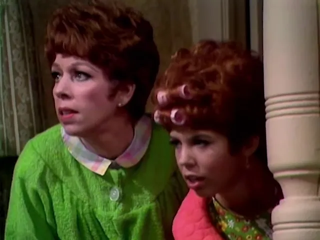 Carol and Sis: Spooked