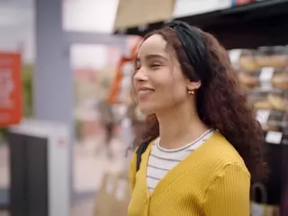 Headshot from SNL Amazon Go sketch